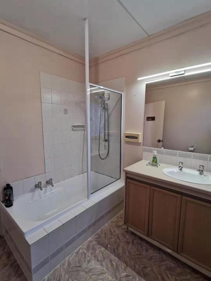 Large Private Room In Modern Stylish House Dunedin Dış mekan fotoğraf